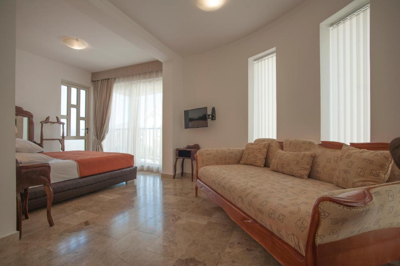 Guest House Przno Bay Sveti Stefan Eksteriør bilde